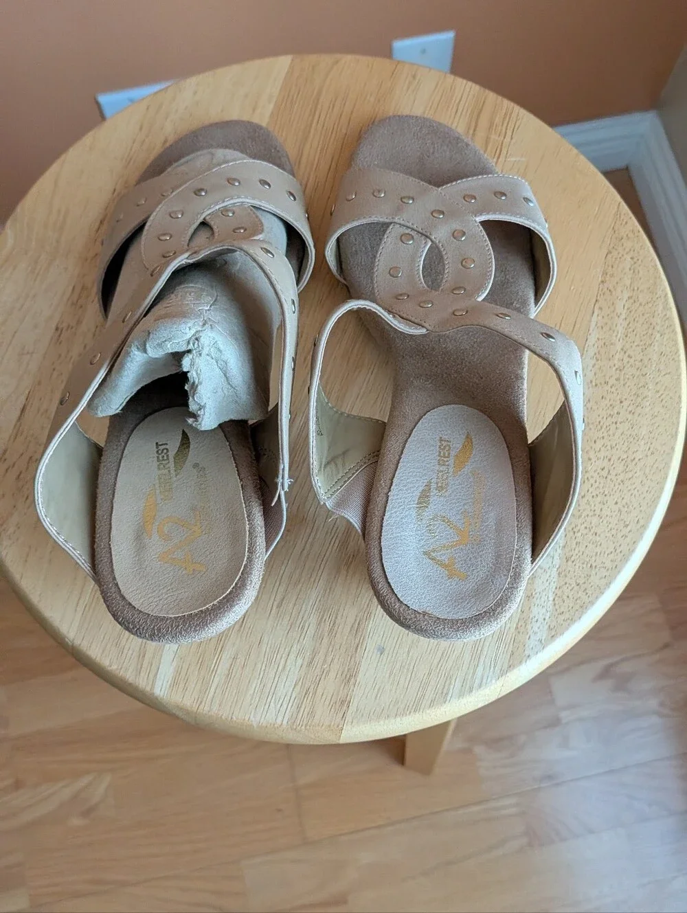 A2 By Aerosoles Taupe Studded Crisscross Wedge Sandals Size 8.5